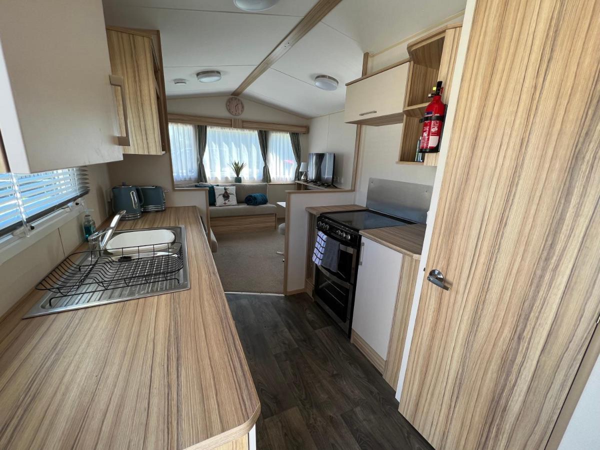 Mallard Corner, Cosy Cotswold Lakeview Lodge سيرني الجنوبية المظهر الخارجي الصورة